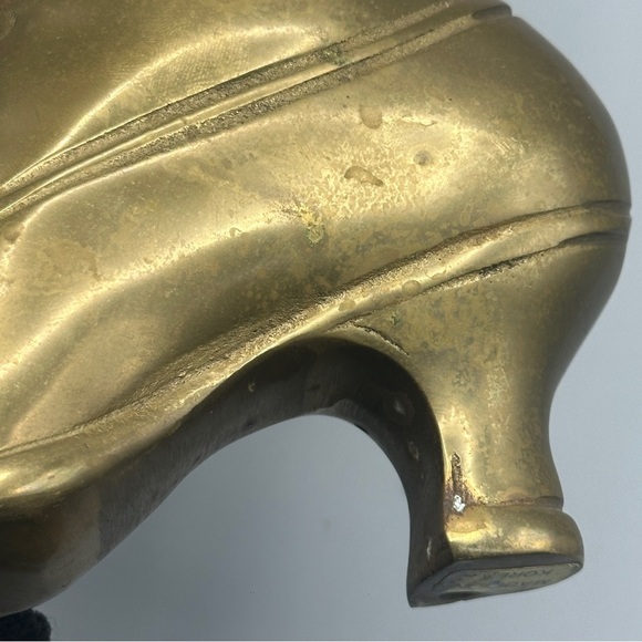 Large Brass Ladies Victorian Lace Up Heel Boot Shoe Heavy Planter Vase - Picture 14 of 15